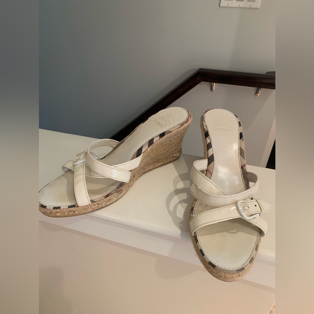 Burberry strapped wedges, size 41